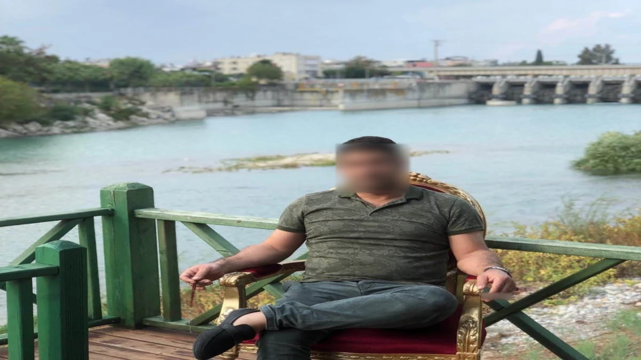 Adanada torbacı olduğu öne sürülen şahıs canlı yayında intihar etti