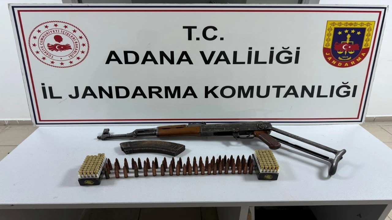 Adanada uzun namlulu silahla yakalanan 2 şüpheli tutuklandı