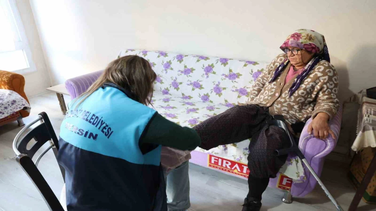 Akdeniz Belediyesinden 500 haneye evde temizlik ve kişisel bakım desteği