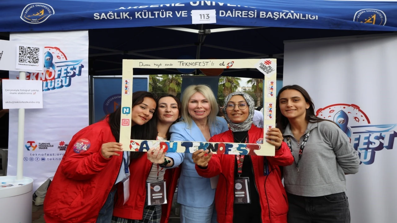 Akdeniz Üniversitesi 18 alanda Türkiyenin ilk 20 üniversitesi arasında