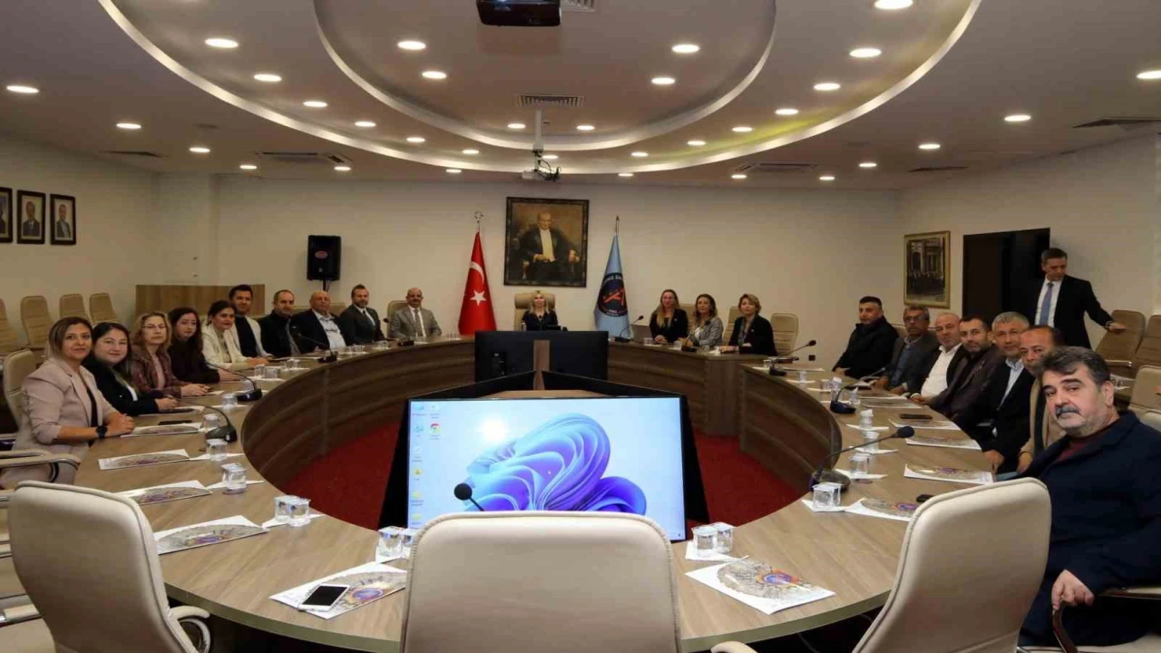 Akdeniz Üniversitesinden muhtarlara eğitim