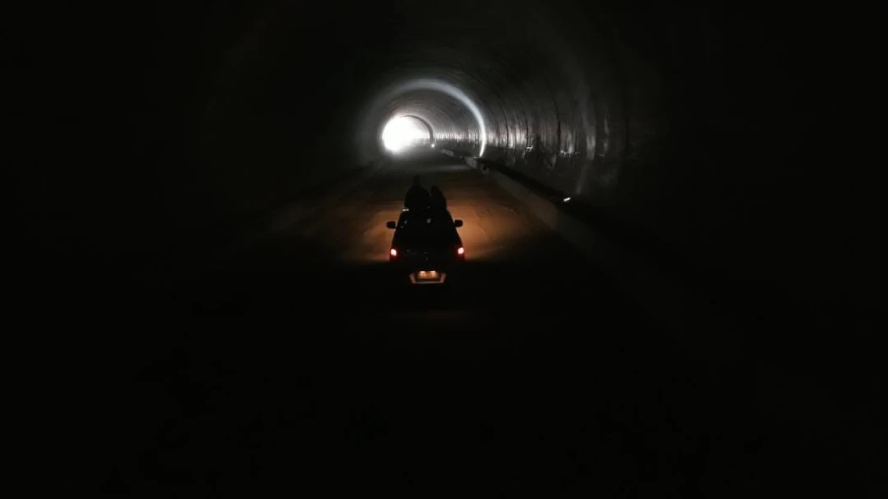 Amanos Dağlarında 8.5 kilometre uzunluğu tünelde ışık göründü