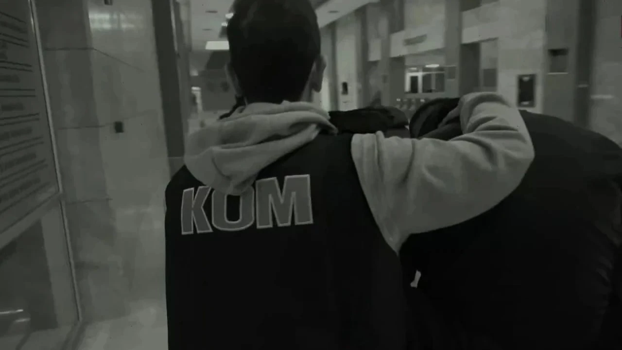 Antalyada tehditle para istedikleri iş yerini kurşunlayan 3 şüpheli tutuklandı