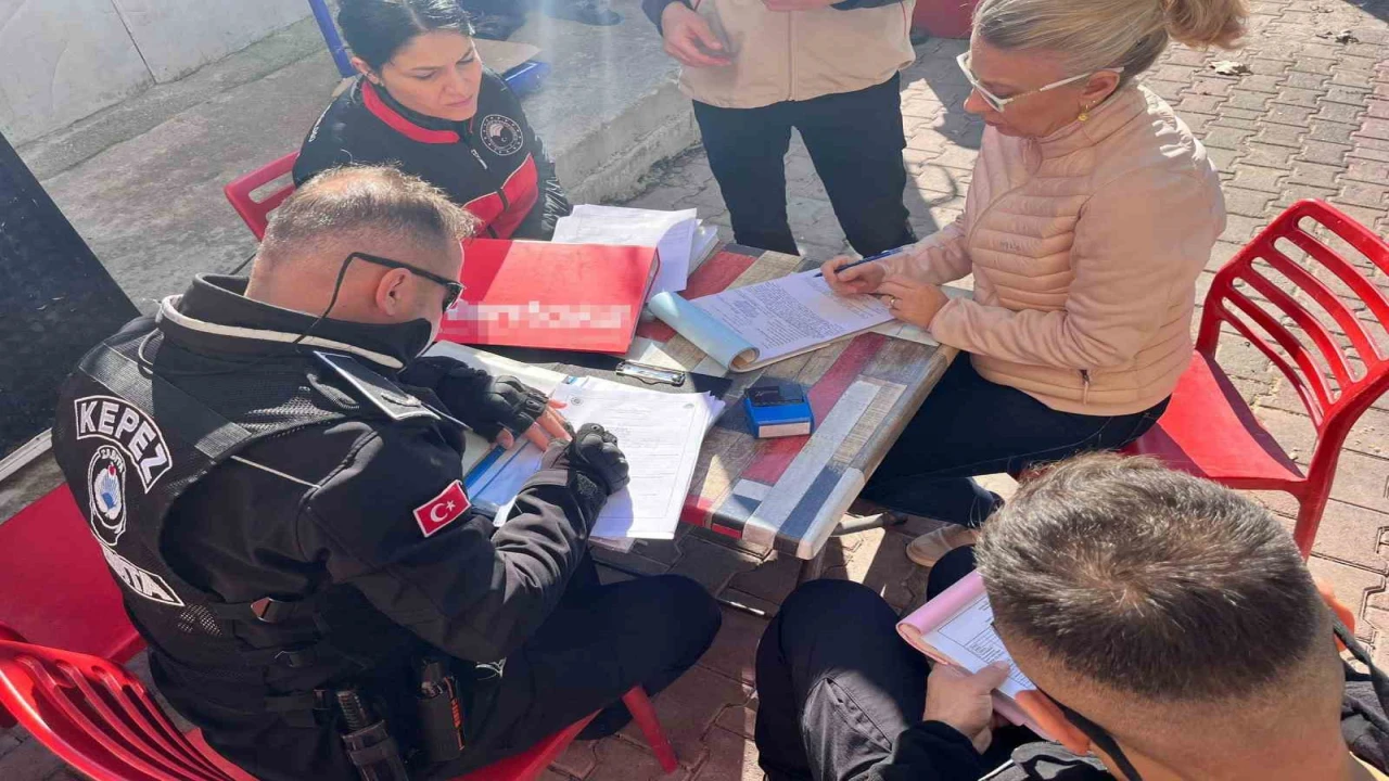 Antalyada yarım tondan fazla hayvansal ve bitkisel bozuk gıda maddesi ele geçirildi