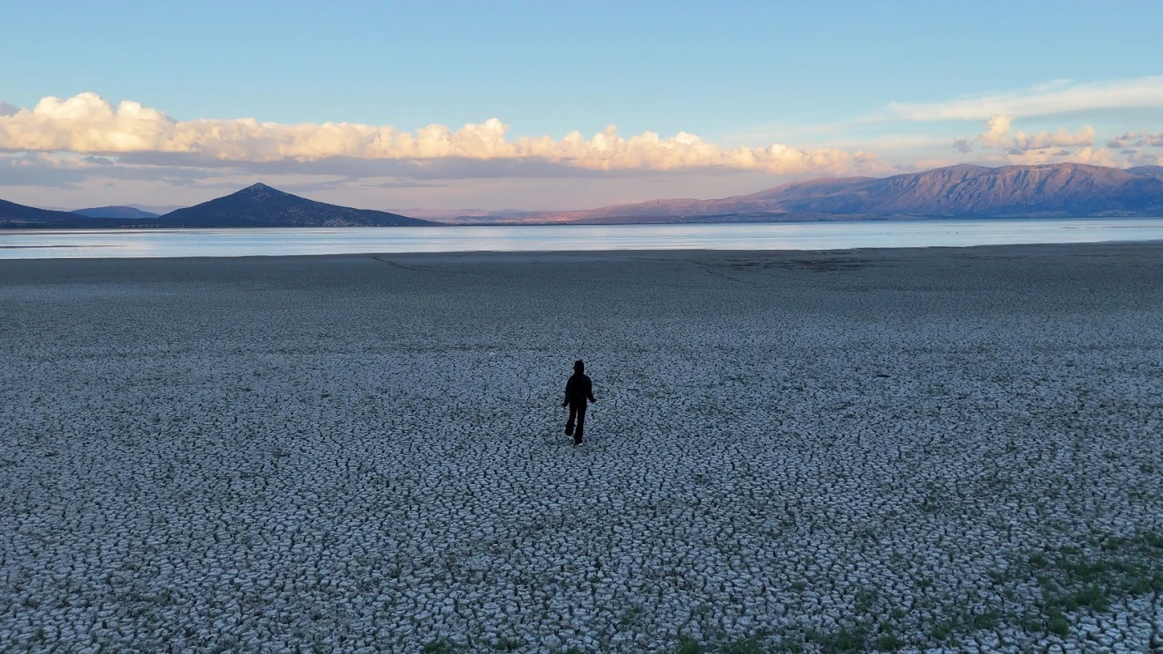 Batı Akdeniz göllerinde tehlike çanları: Burdur Gölü son 50 yılda su hacminin yarısını kaybetti