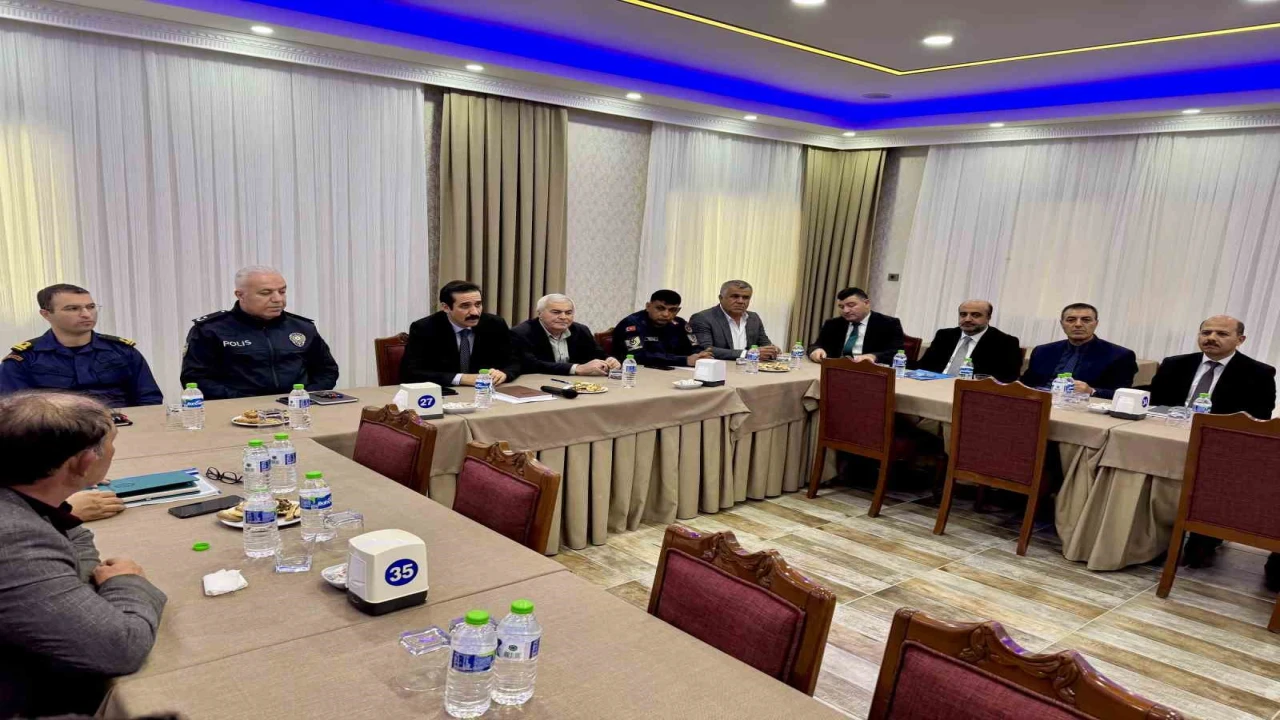 Bozyazıda muhtarlarla istişare toplantısı