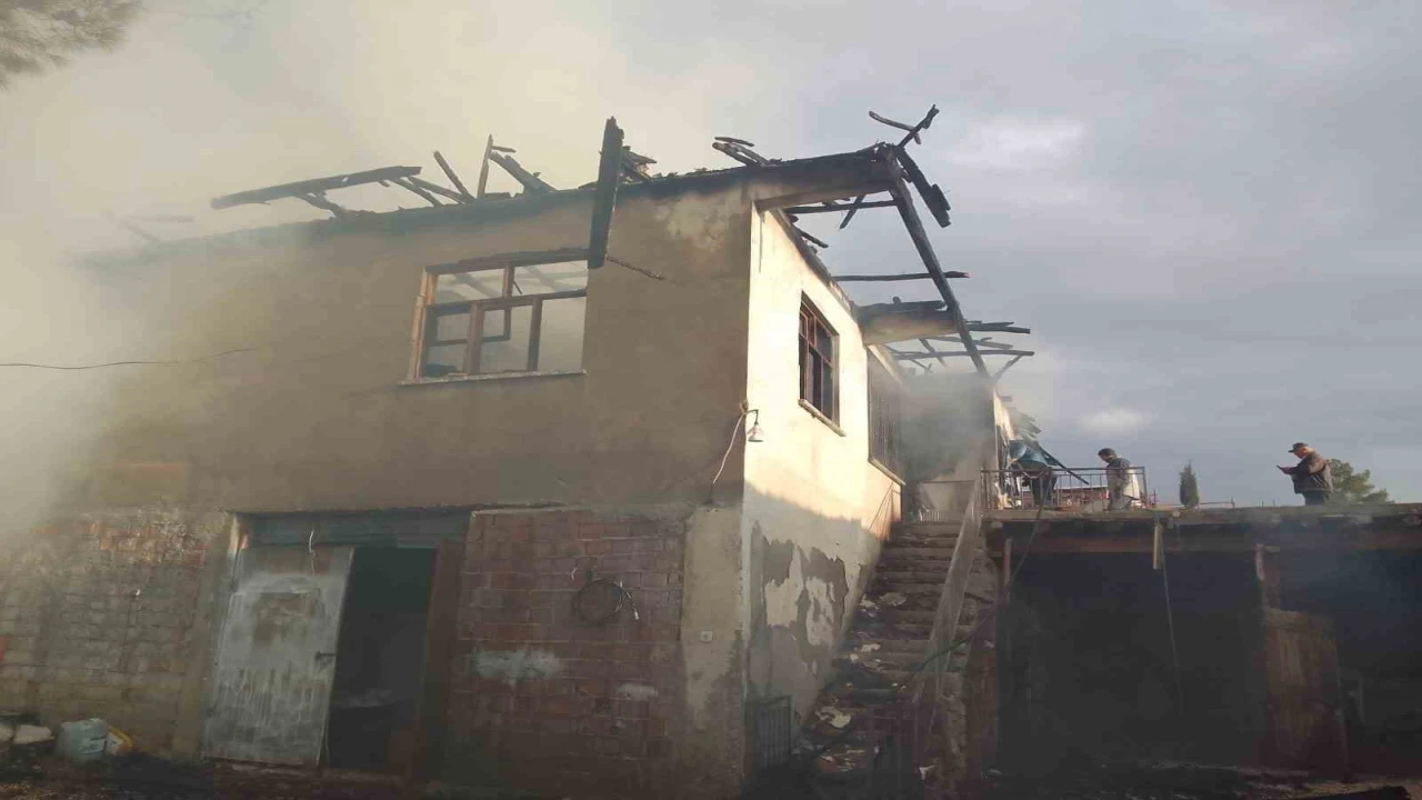 Burdurda ev yangını