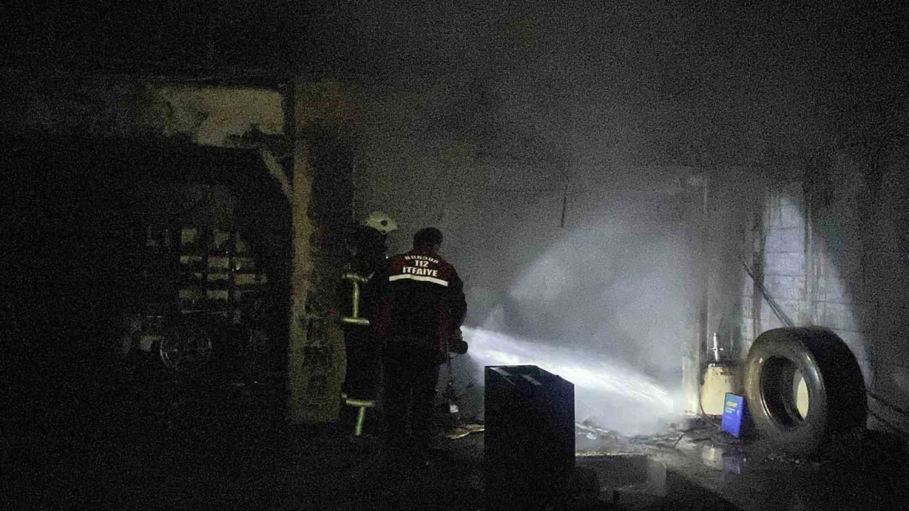 Burdurda oto yıkamacıda yangın