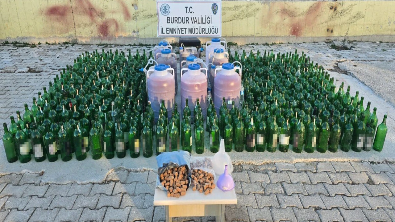 Burdurda yüzlerce litre kaçak alkol ele geçirildi