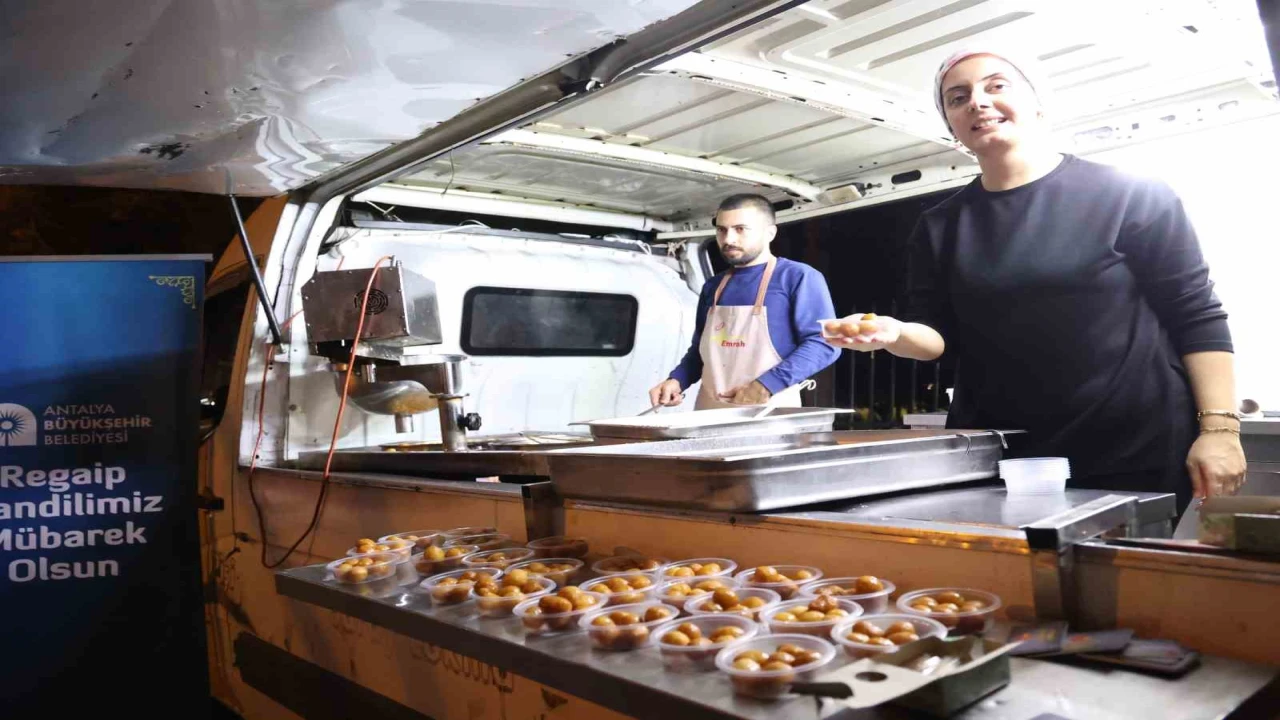 Büyükşehirden Regaip Kandilinde lokma ve kandil simidi ikramı