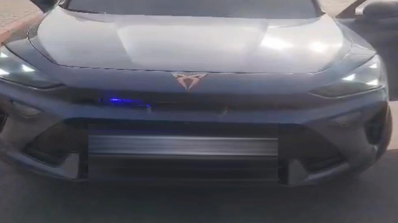 Çakarlı aracın sürücüsüne 276 bin TL ceza kesildi, trafikten men edildi