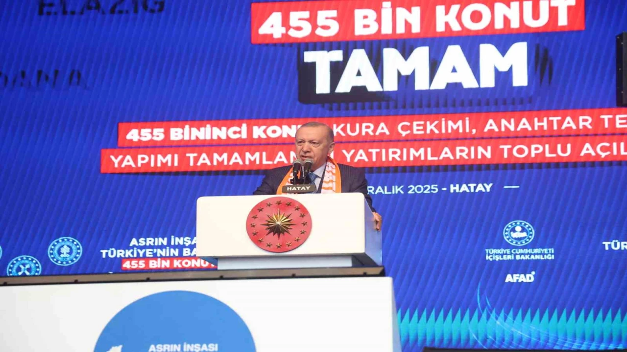 Cumhurbaşkanı Erdoğan: Devletle milleti karşı karşıya getirmeye çalışanların hiçbirisi yok. Ama biz buradayız