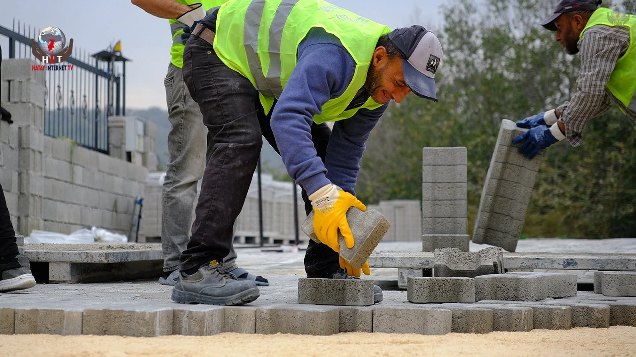 DEFNE’DE PARKE ÇALIŞMALARI ARALIKSIZ SÜRÜYOR