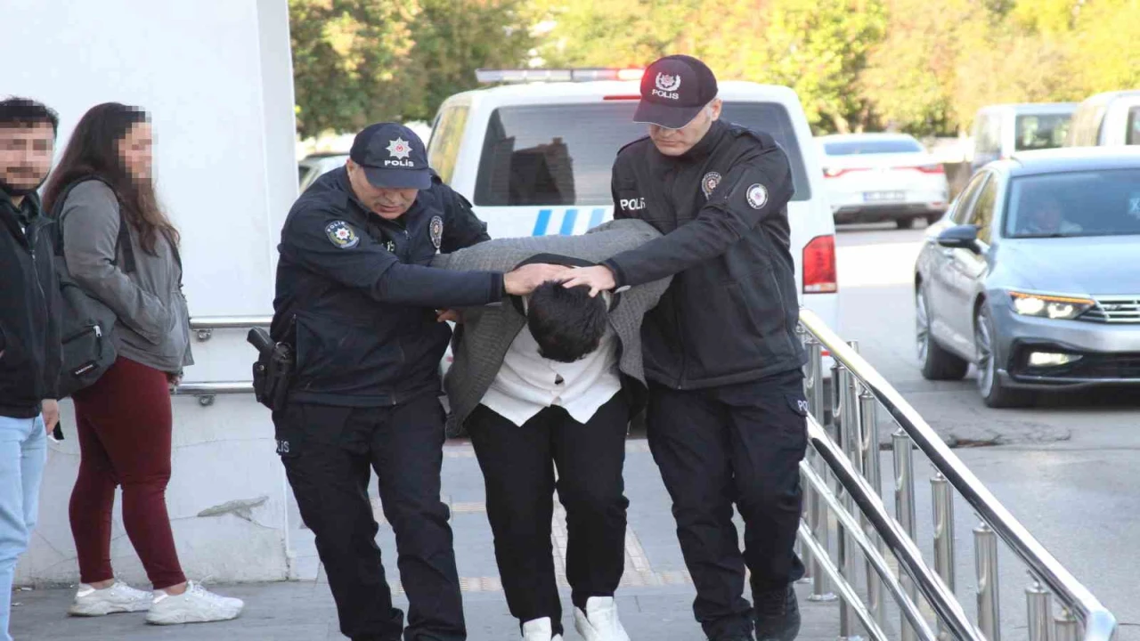 Dolmuşçuya tehditler savuran PTT kargo şoförü adli kontrolle serbest bırakıldı