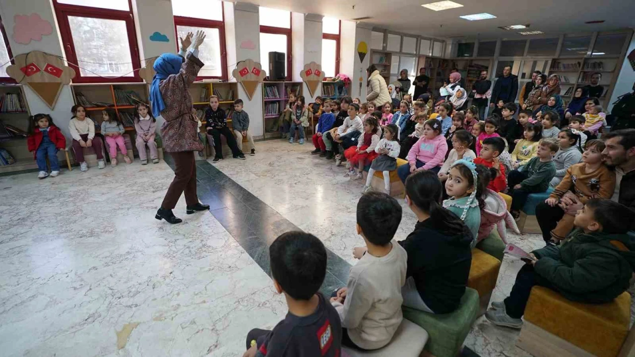 Edebiyat şehrinde çocuklarla masal buluşması