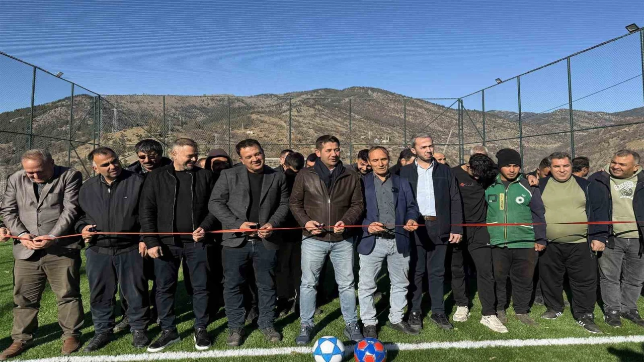 Fekeli gençler sahasına kavuştu