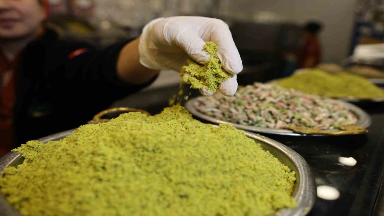 Fıstık fiyatları arttı: Sahtekarların kullandığı gıda boyası ve bezelyeye dikkat