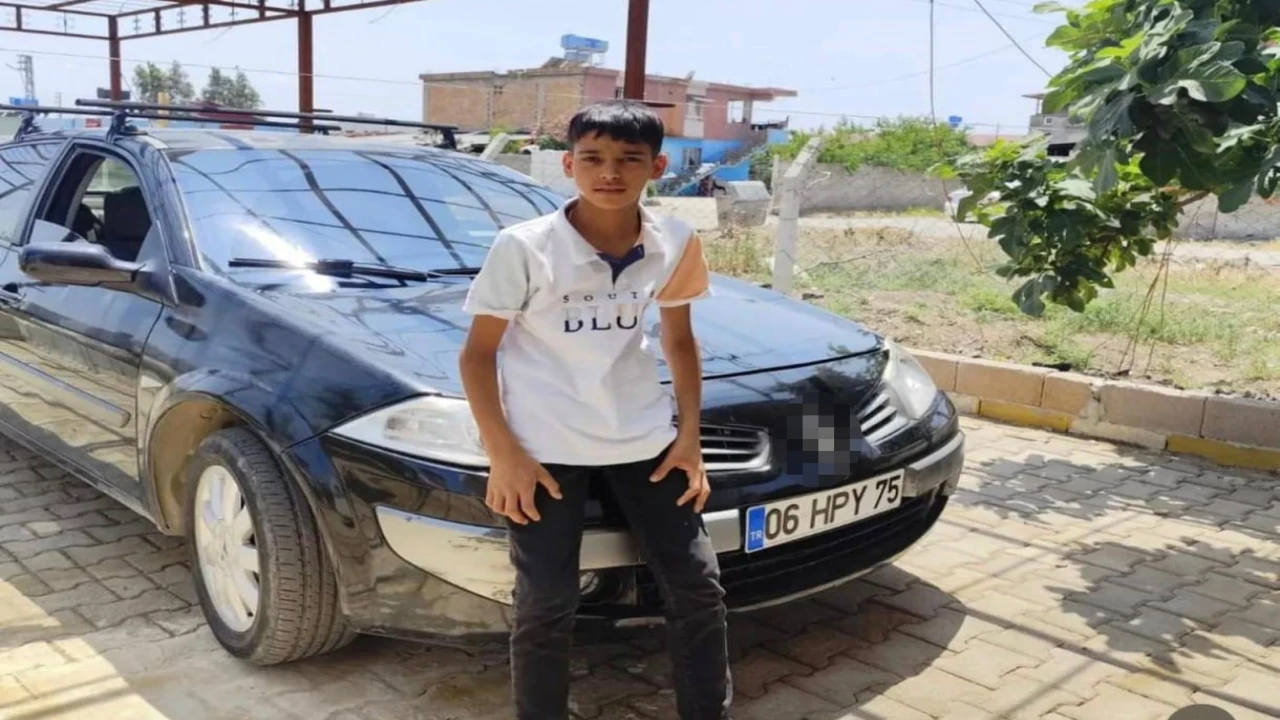 Hatayda refüje çarpan motosikletteki 2 çocuk hayatını kaybetti