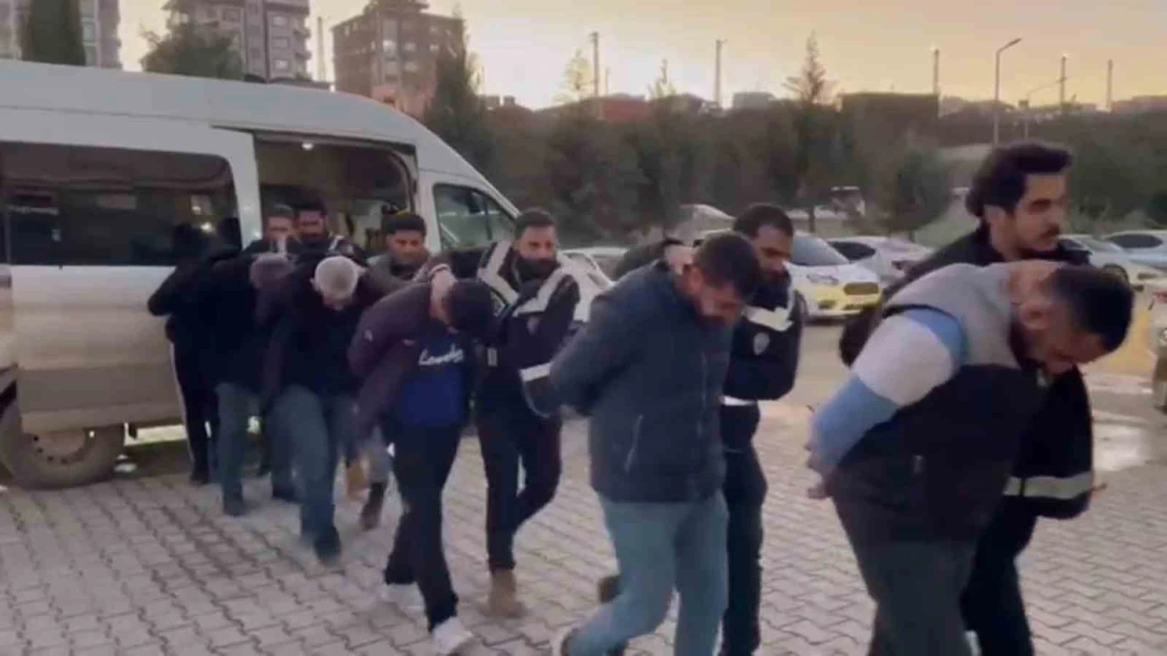 Hatayda yeni yıl öncesi asayiş denetimi, hapis cezası ile aranan 52 şahıs yakalandı