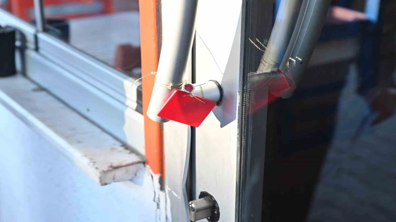 Ispartada ‘içerisinde haşereler görüldüğü iddia edilen döner salonu mühürlendi