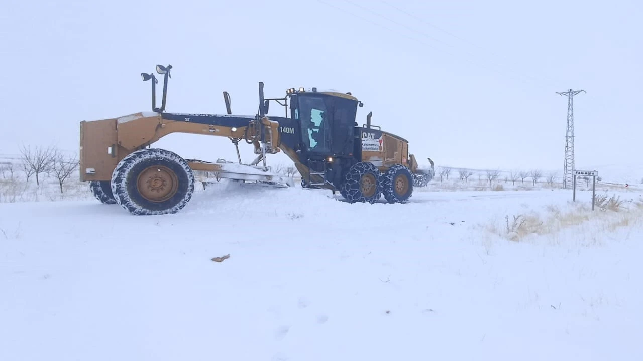 Kahramanmaraşın kuzey ilçelerinde kar mücadelesi