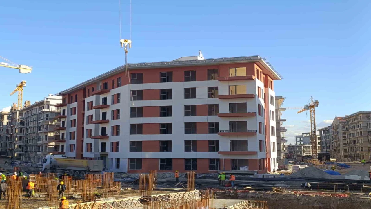 Kahramanmaraşta deprem konutları yükselmeye devam ediyor