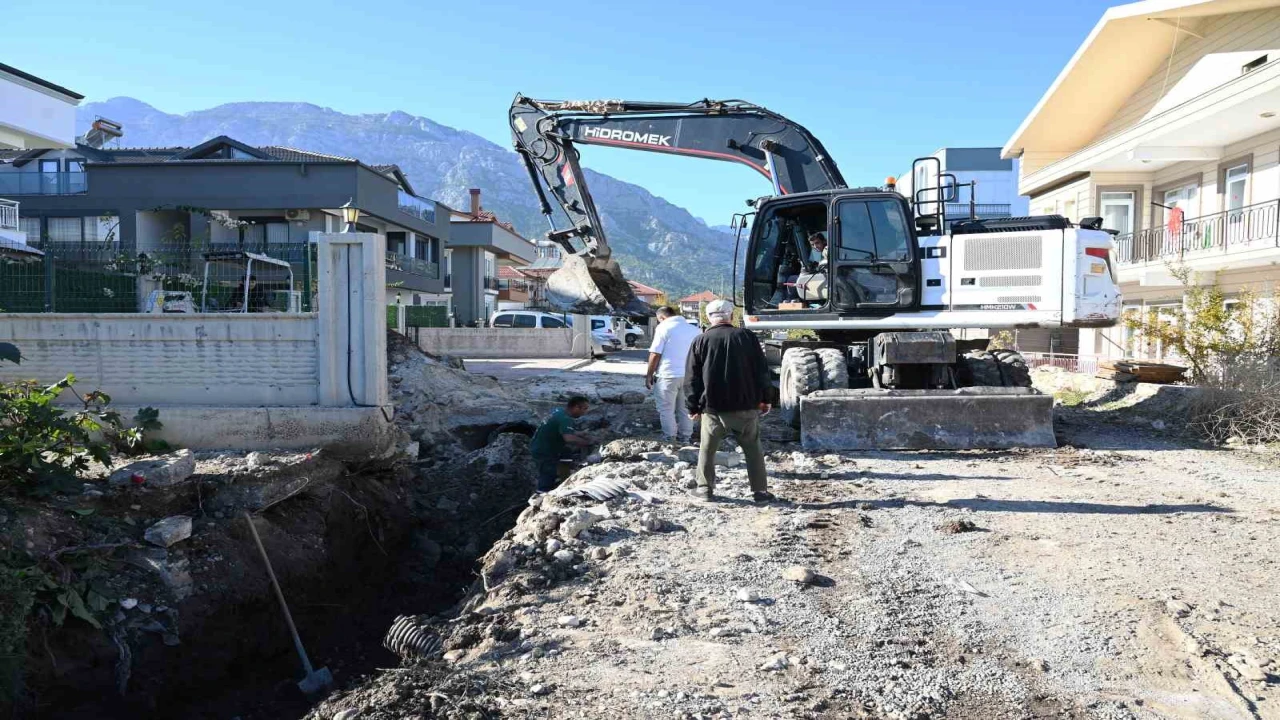 Kemer Kuzderede yağmur suyu drenaj hattı çalışmaları
