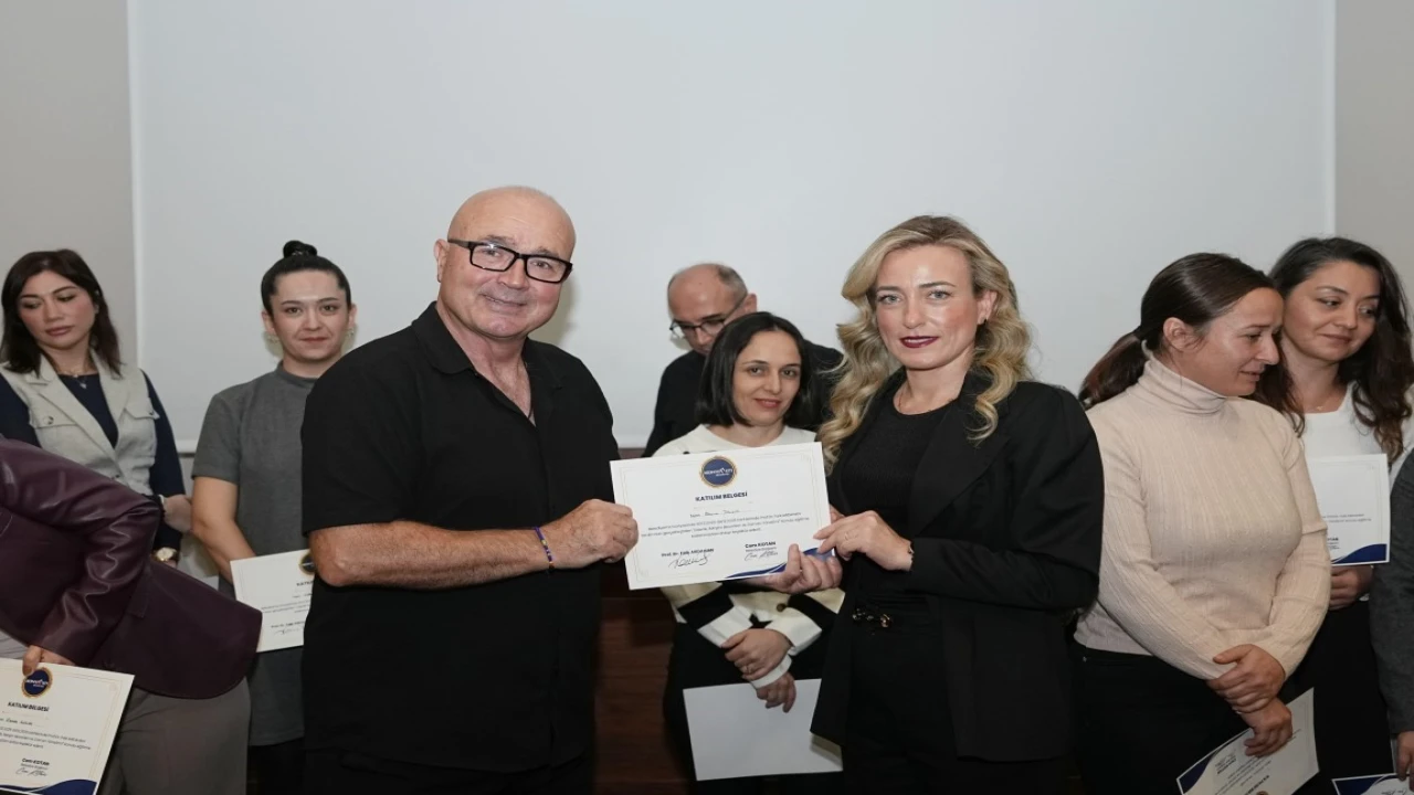 Konyaaltı Belediyesi yönetici kadrosuna liderlik eğitimi