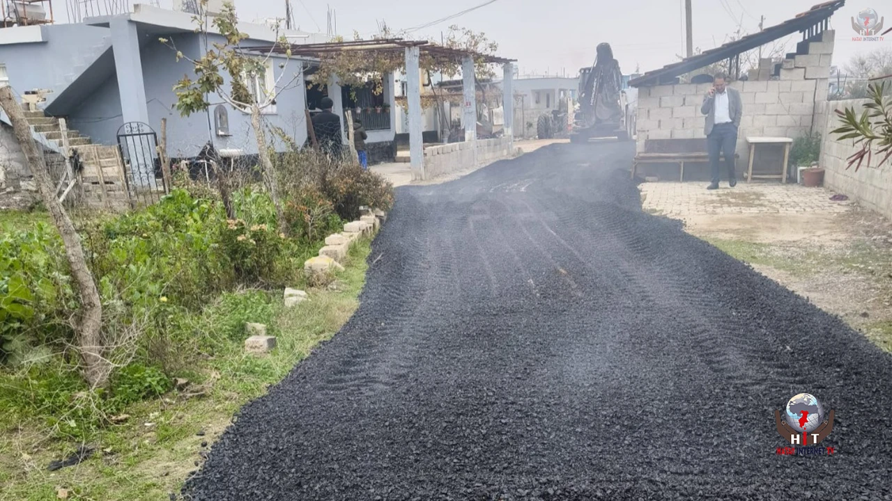 KUMLU AKTAŞ’TA YOLLAR YENİLENİYOR
