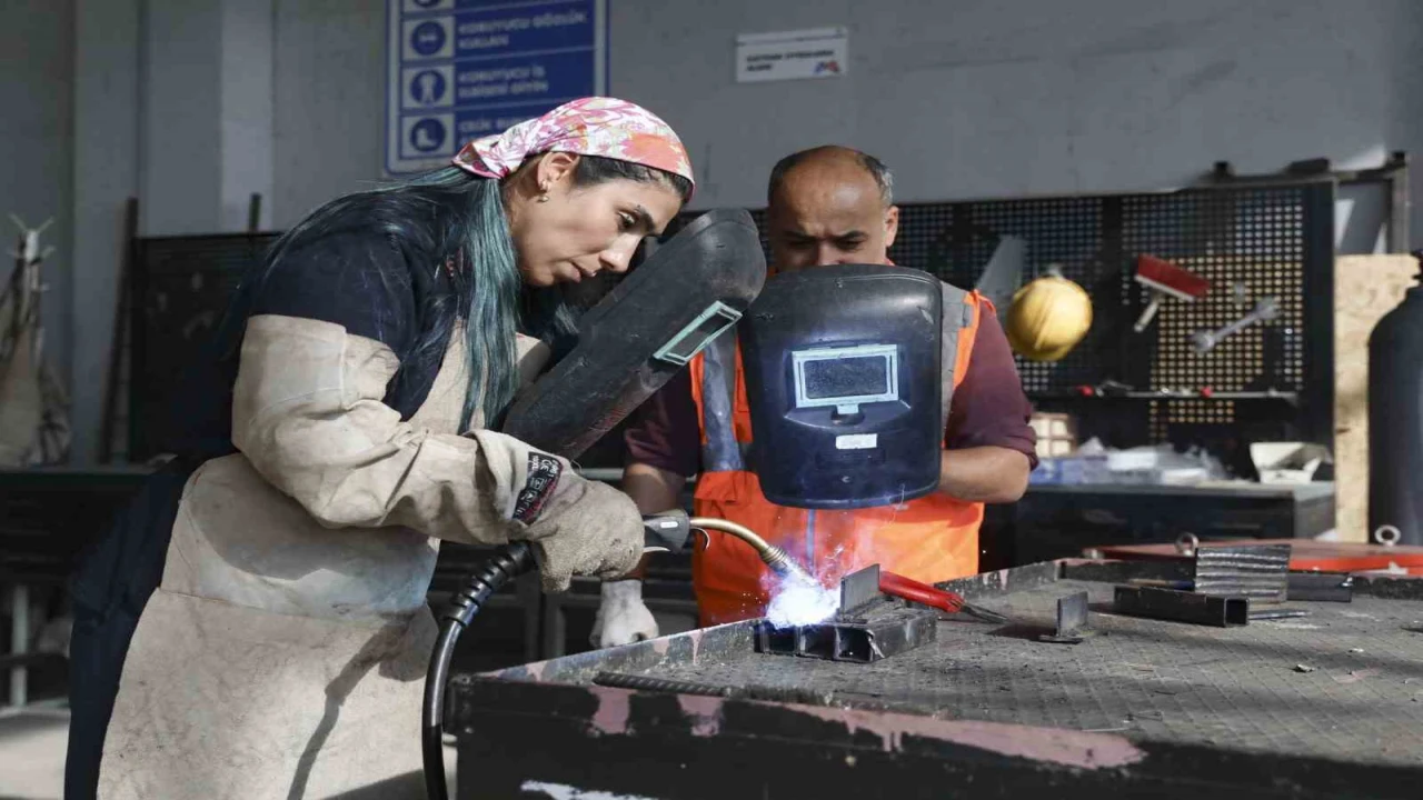 MERCEKte çelik kaynak ustaları yetişiyor