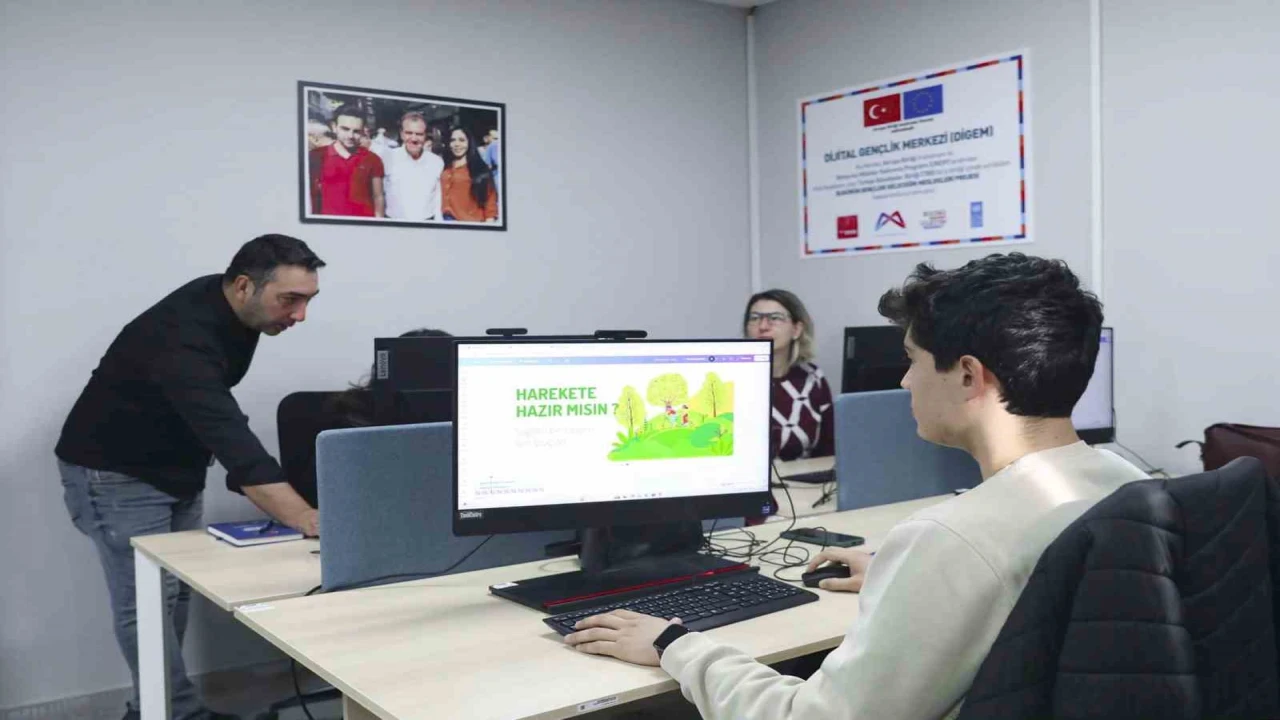 MERCEKte dijital tasarım ve Canva kursuna yoğun ilgi