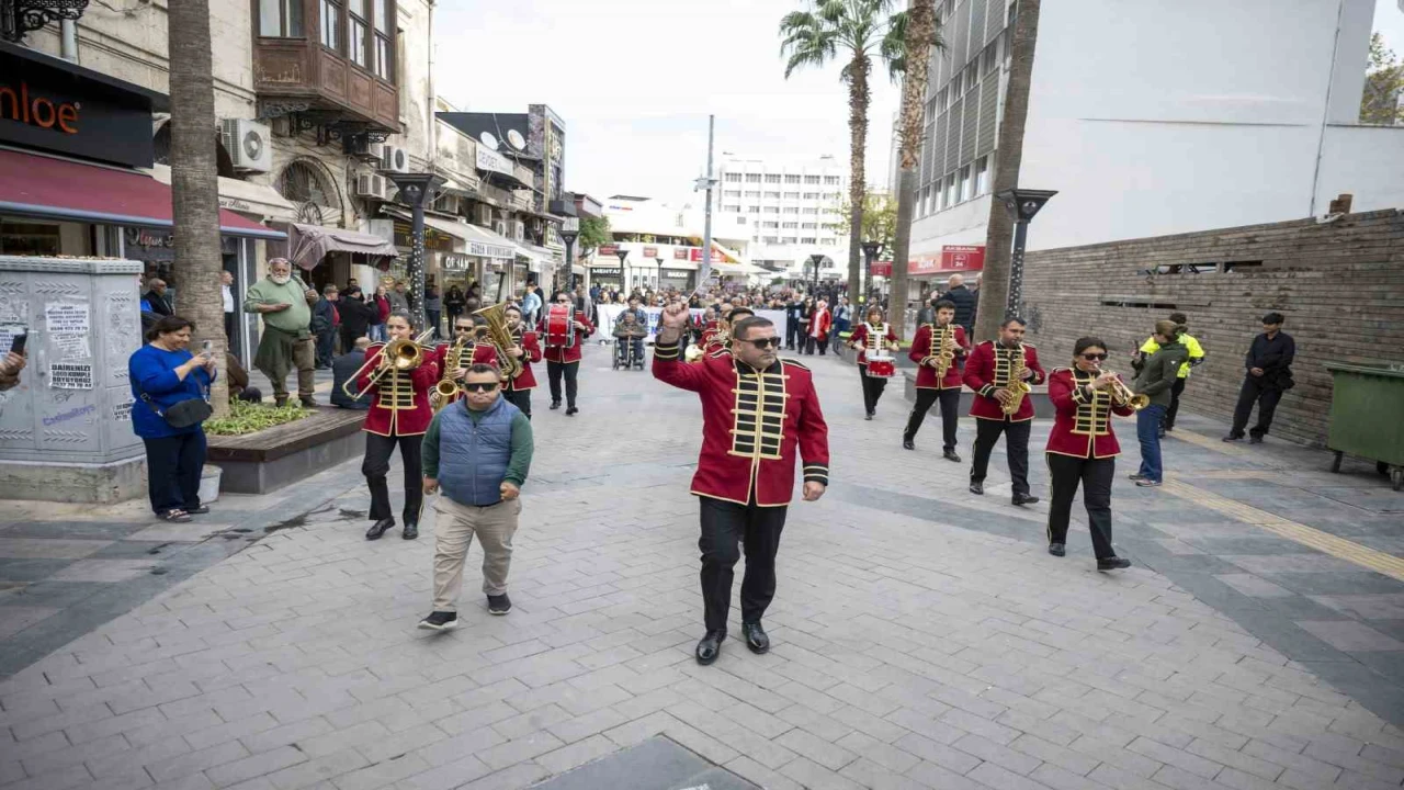 Mersinde farkındalık yürüyüşü düzenlendi