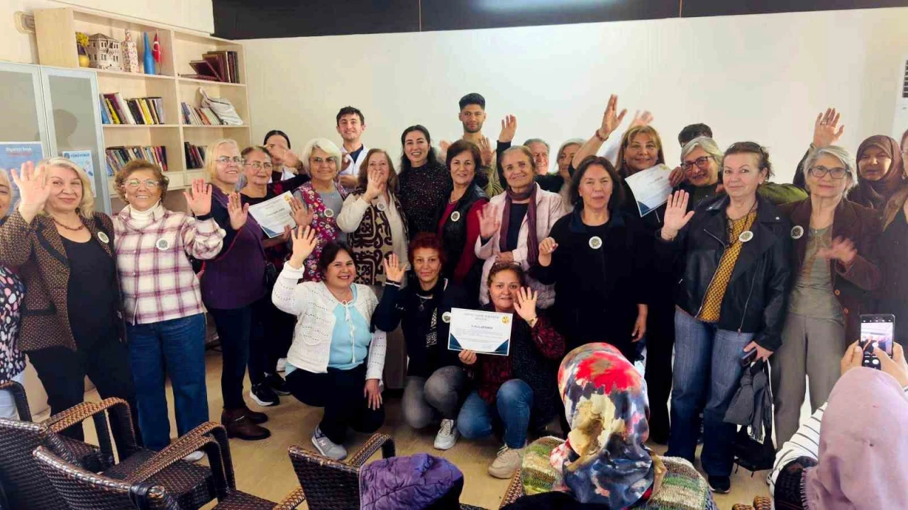 Muratpaşada 60 yaş üstüne sağlıklı yaşam rozeti