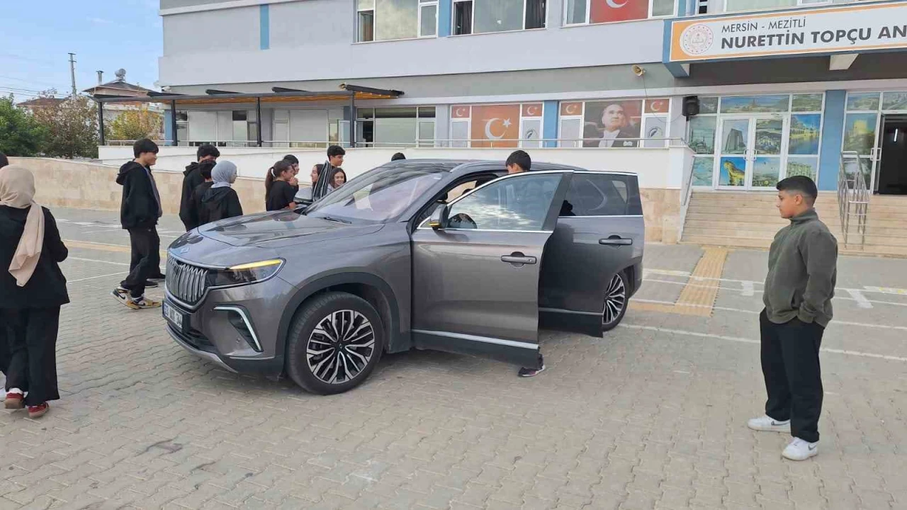 Öğrenciler TOGGu yakından tanıdı