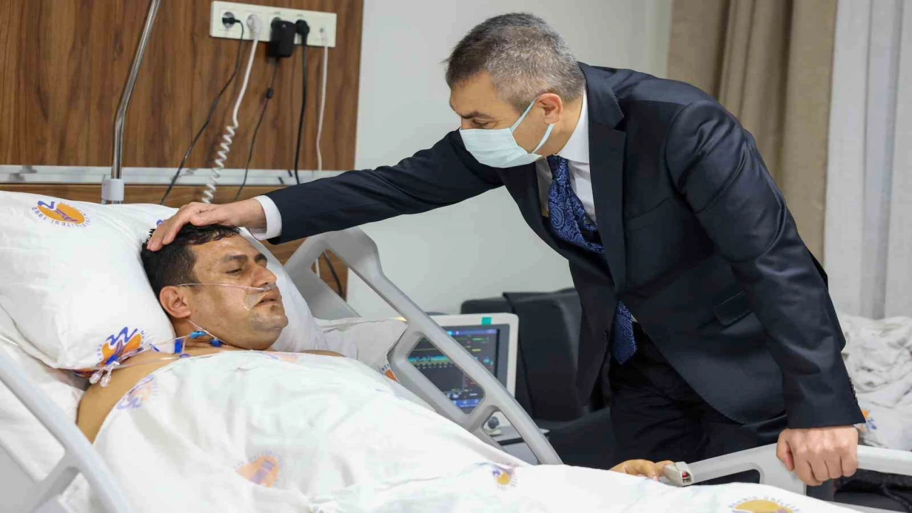 Öğrencinin vurduğu okul müdürü servise alındı, Bakan Tekinle görüştü