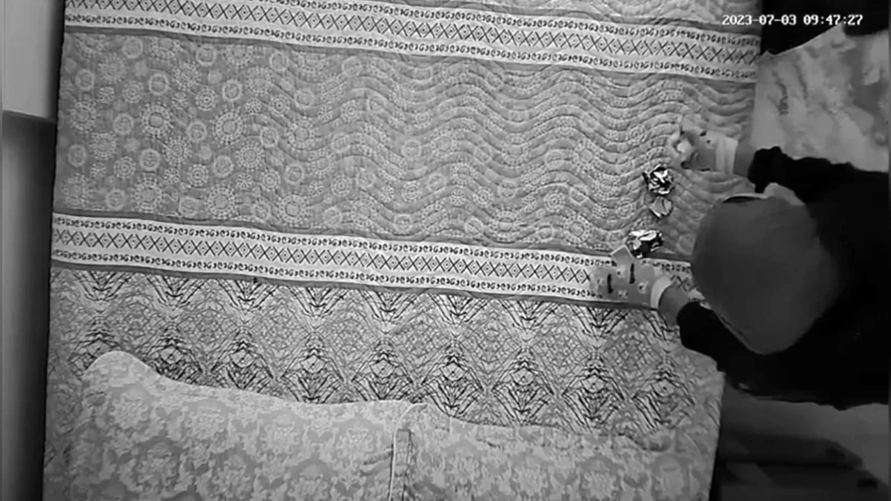 Osmaniyede yatak odasındaki kameraya yansıyan hırsızlık