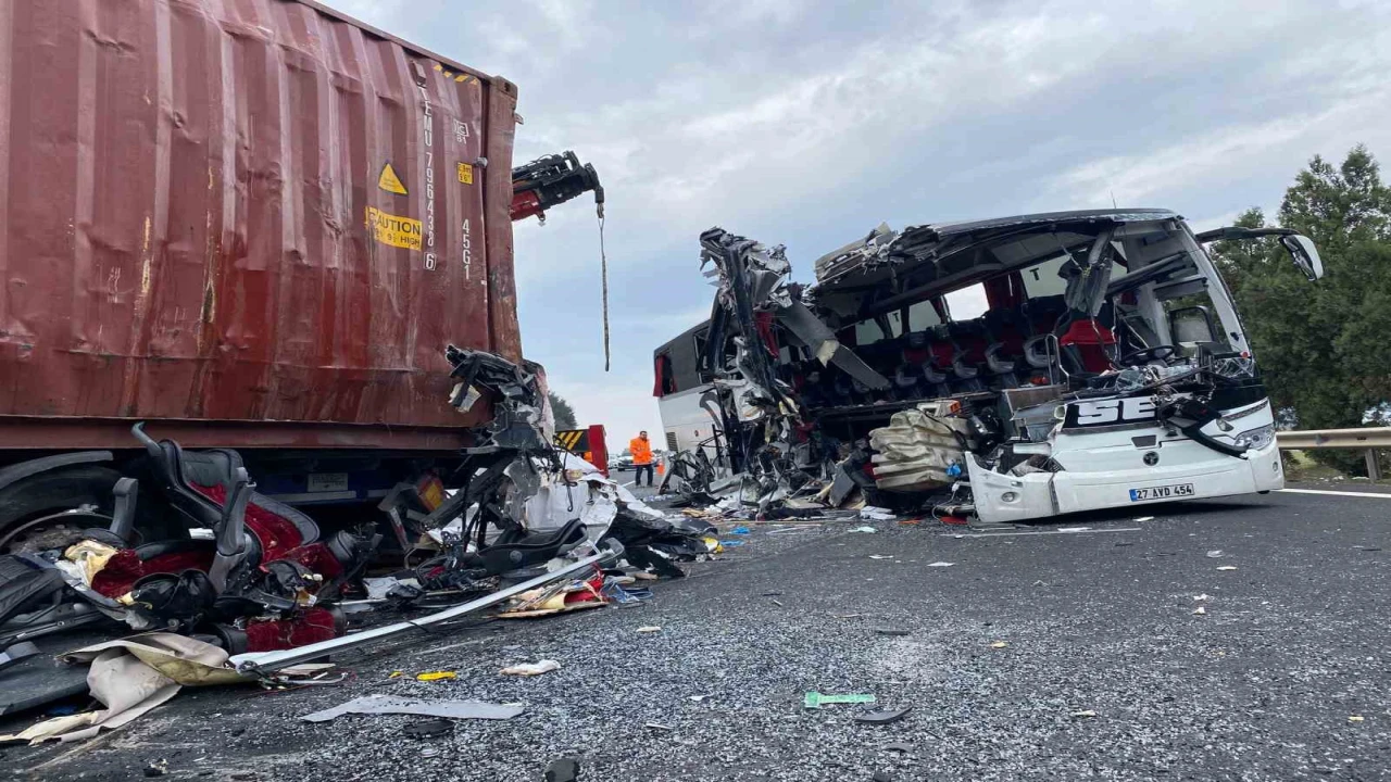 Osmaniyedeki feci kazada ölü sayısı 7 yükseldi