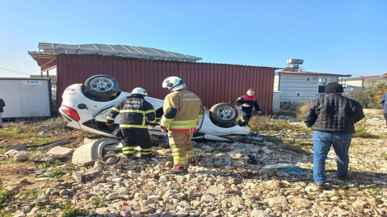 Samandağda takla atan otomobilin sürücüsü yaralandı
