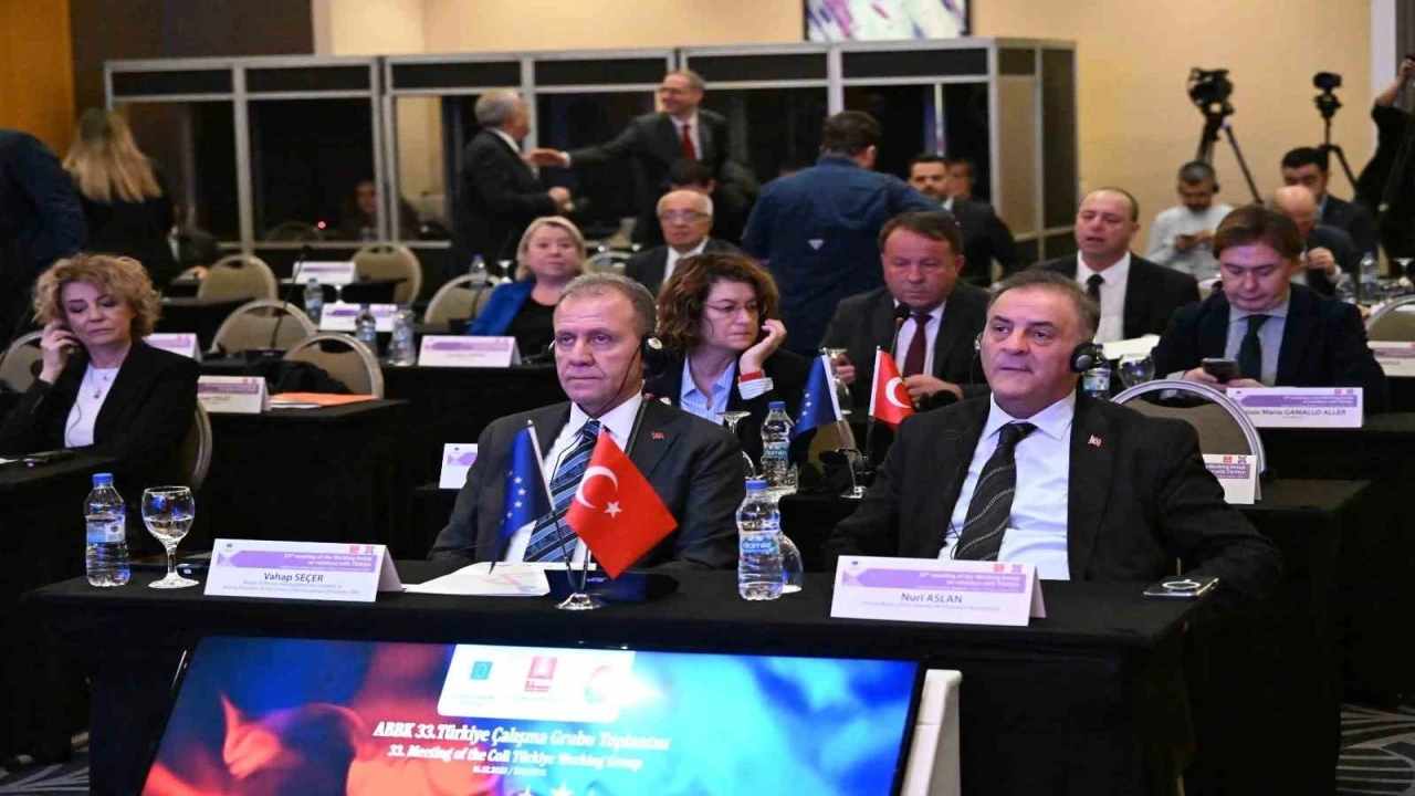 Seçer: Demokrasi bir miras değil, emek isteyen canlı bir süreçtir