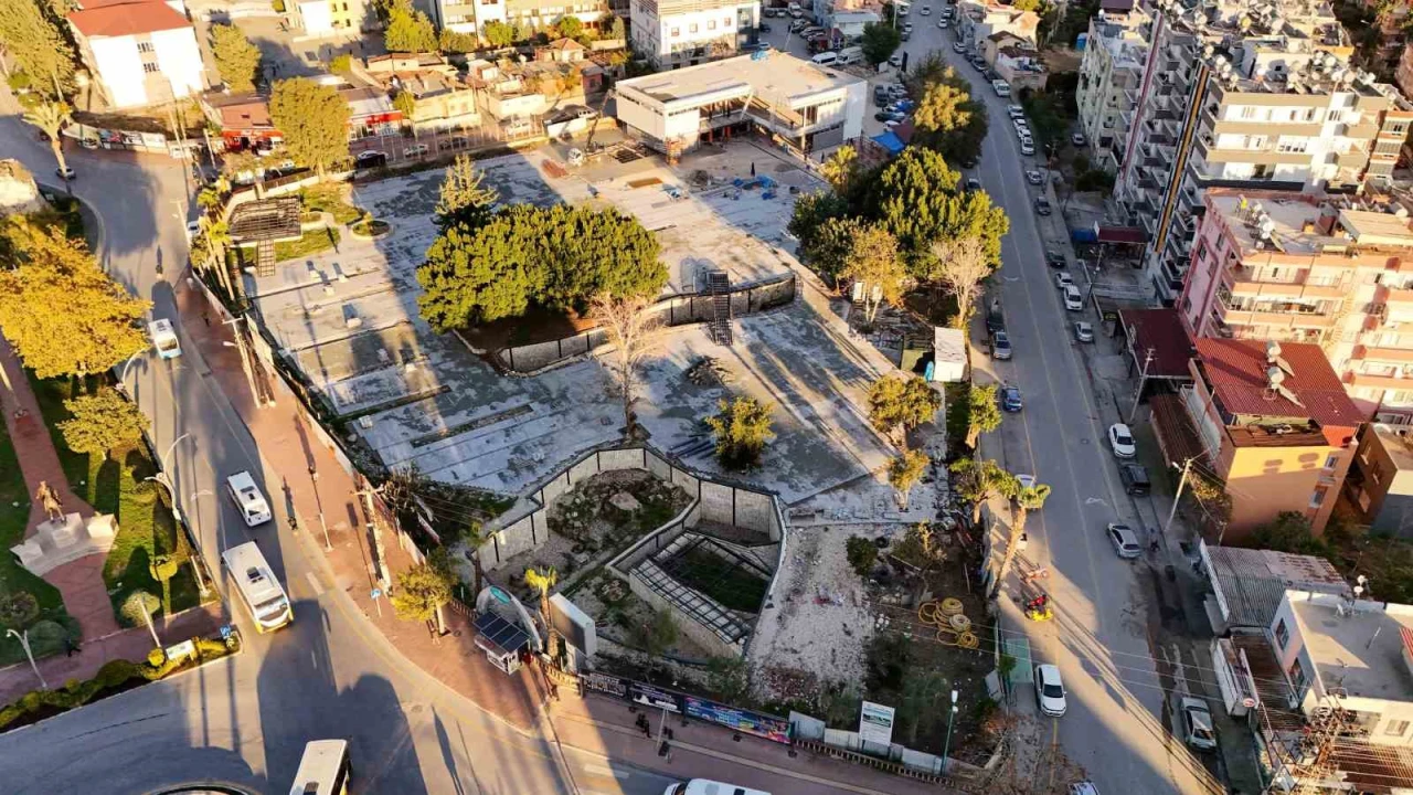 Tarsusta Kent Meydanı Projesi açılış için gün sayıyor