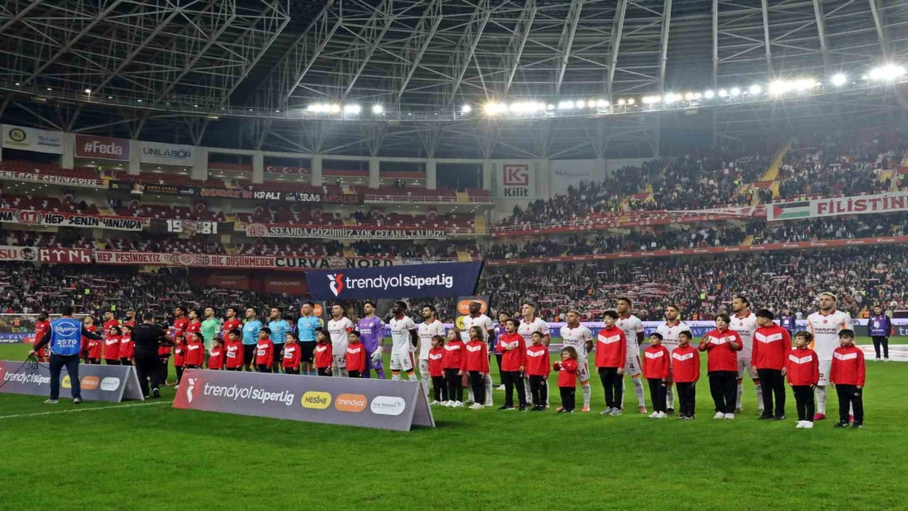 Trendyol Süper Lig: Antalyaspor: 0 - Galatasaray: 2