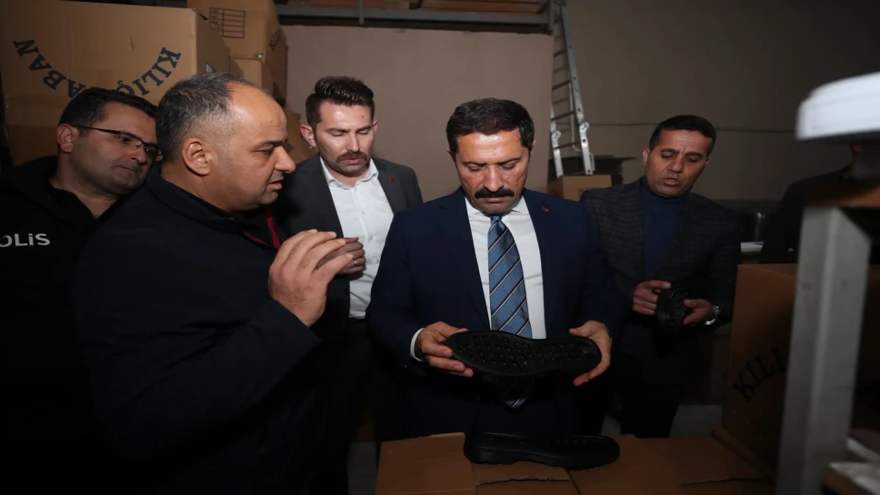 Vali Masatlı, Reyhanlıda ayakkabıcılar sitesi esnafıyla bir araya geldi