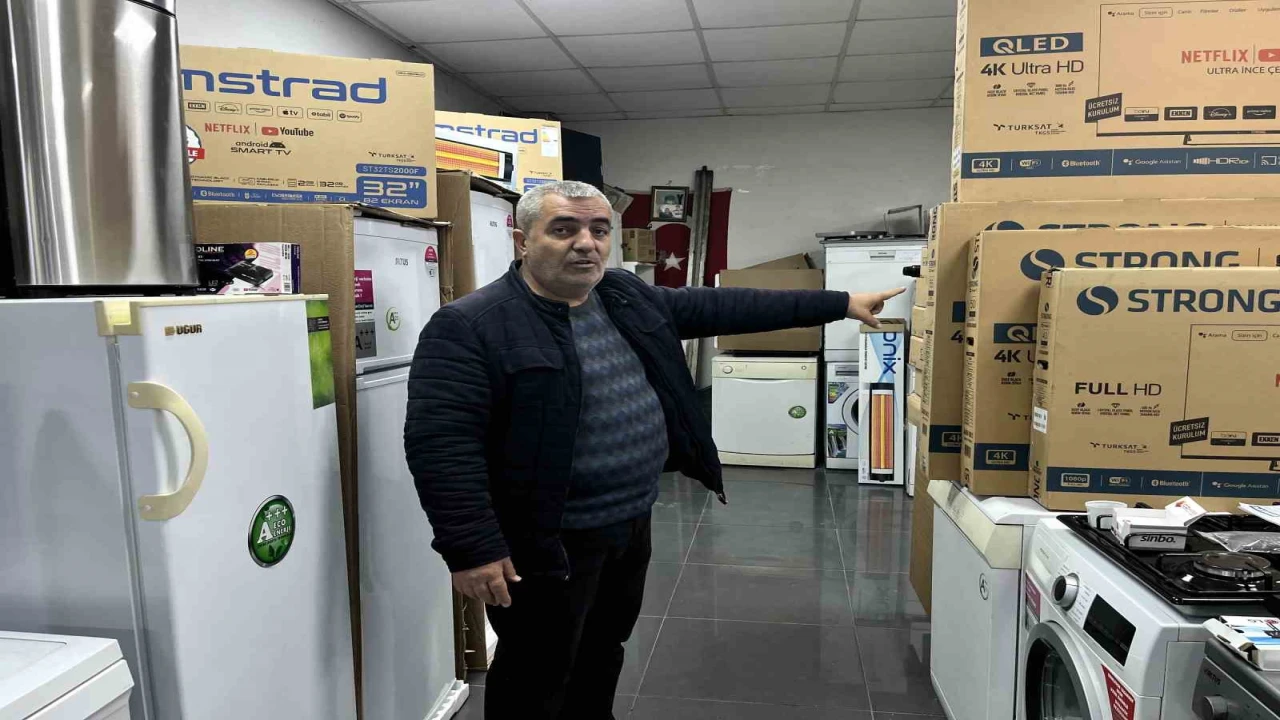 Valilikte çalışıyorum diyen kadının güven sağlayıp esnafı dolandırdığı iddiası