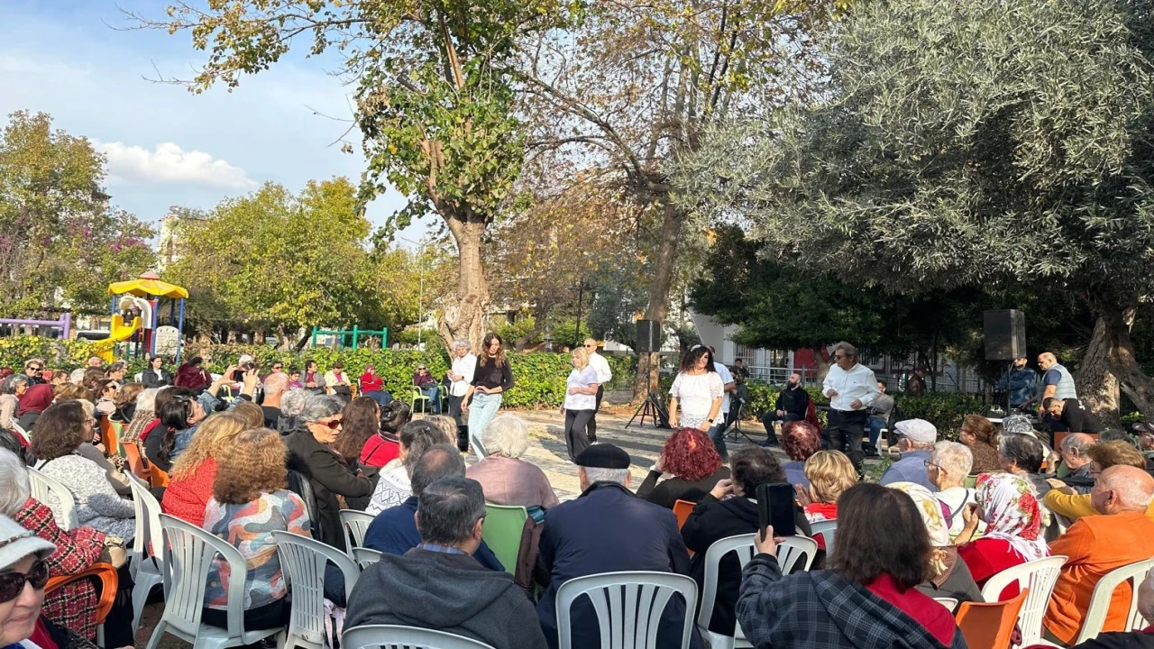 Yaşlı evinde kuşakları buluşturan yeni yıl etkinliği