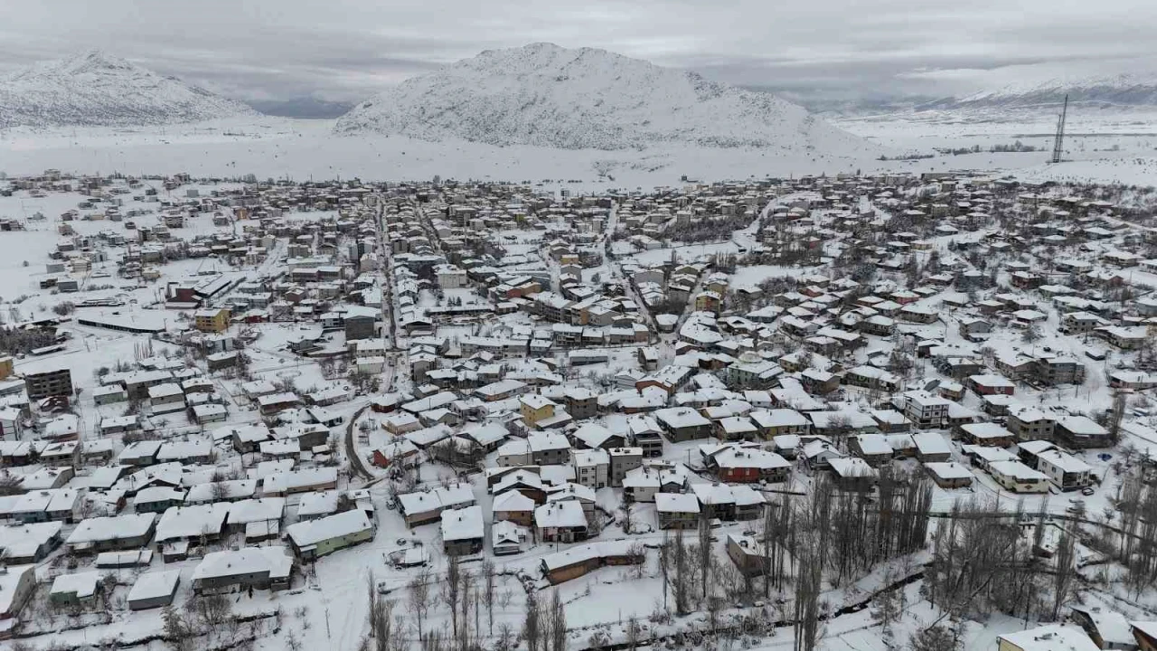 Adananın Tufanbeyli ilçesinde beyaz masal