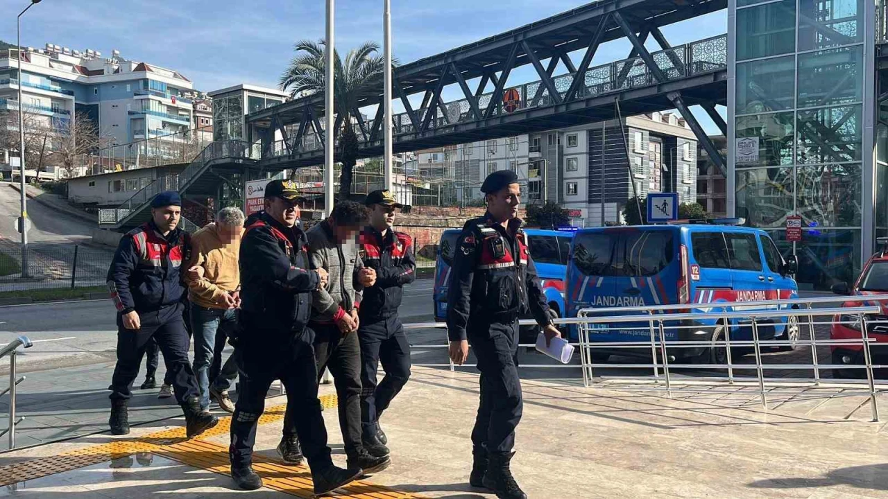 Alanyada çaldıkları avokadoyu bırakıp kaçan şüphelilere adli kontrol kararı