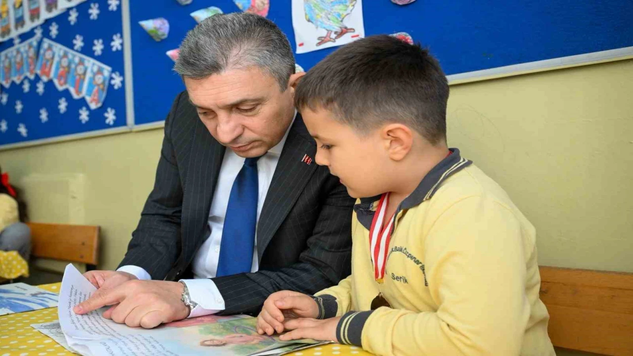 Antalyada 498 bin 603 öğrenci karne heyecanı yaşadı