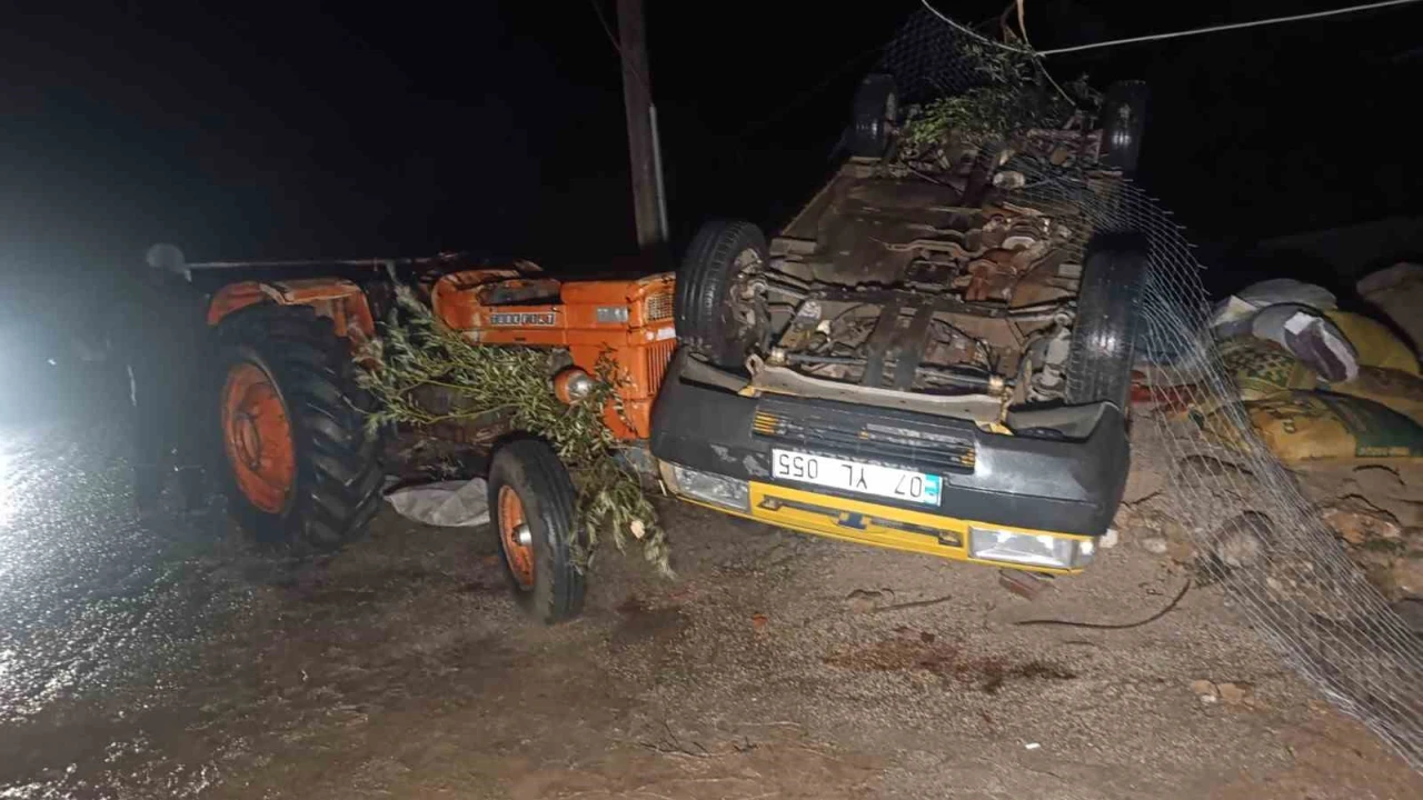 Antalyada hortum dehşeti: Evlerin çatısı uçtu, ağaçları kökünden söktü, otomobil ters döndü