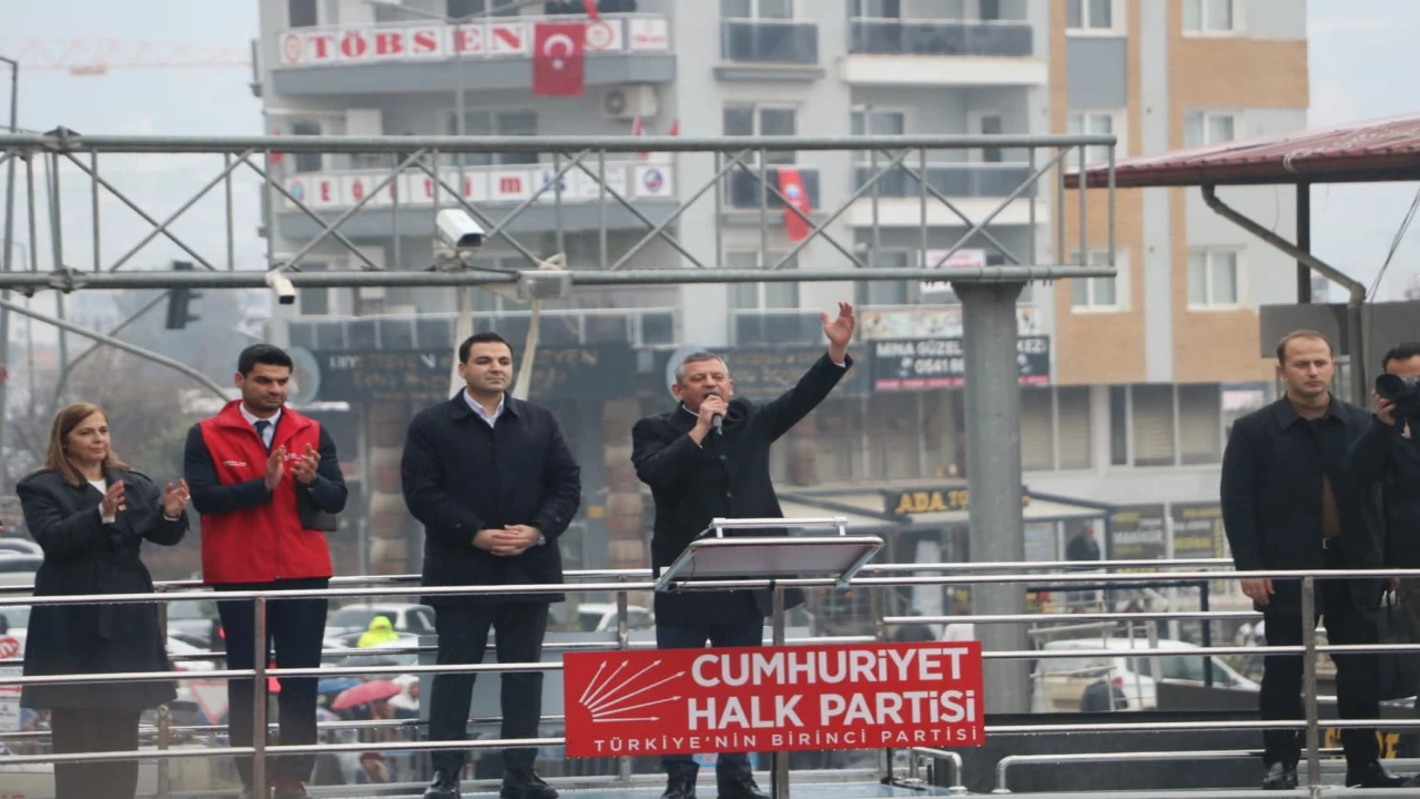 CHP lideri Özgür Özel: 20 bin TLyi bir asgari ücrete, 28 bin TLye çıkarmak muhalefetin ellerinde