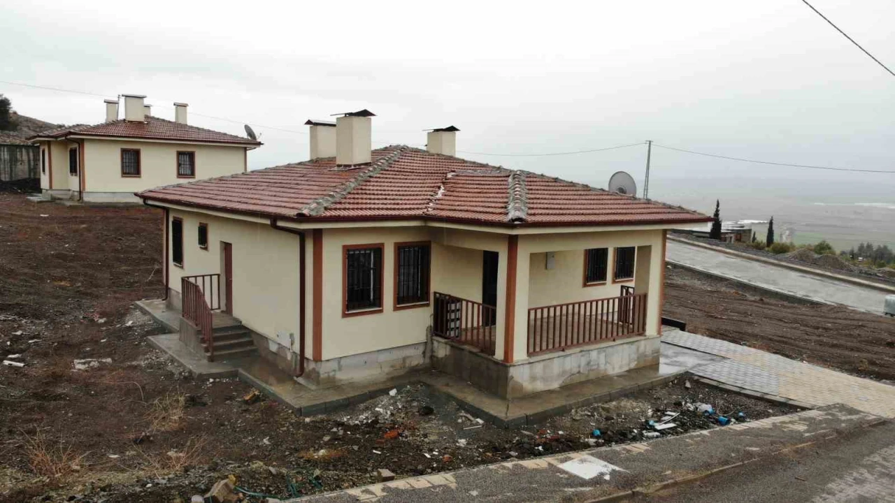 Depremzede vatandaş: Babamızın yapmadığını devletimiz yaptı